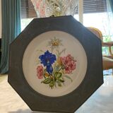 Porcelain and tin decorative plate signed Bavaria hanger system
