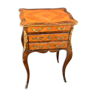 Napoleon III-era marquetry chiffon table