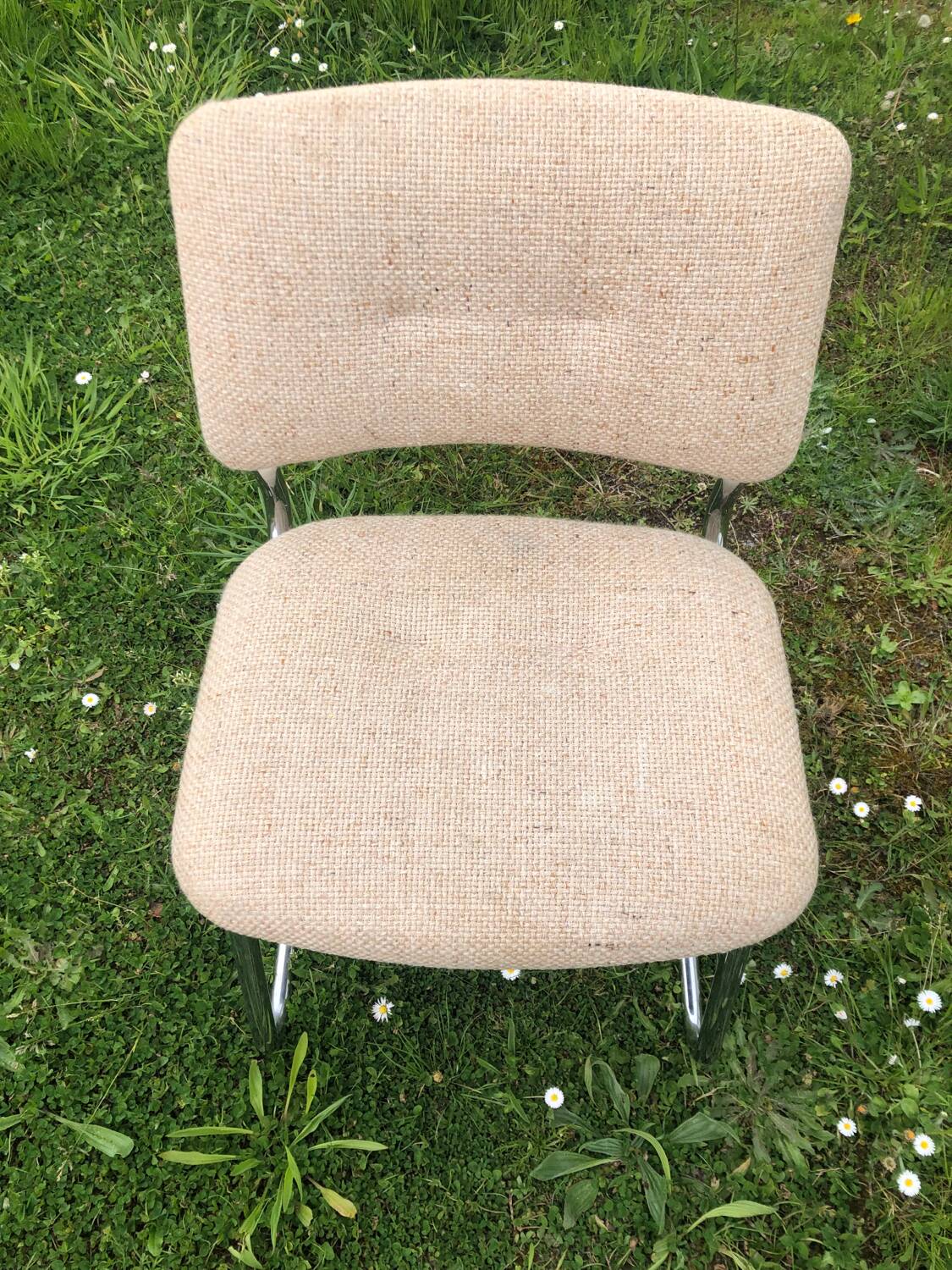 Strafor fabric chair