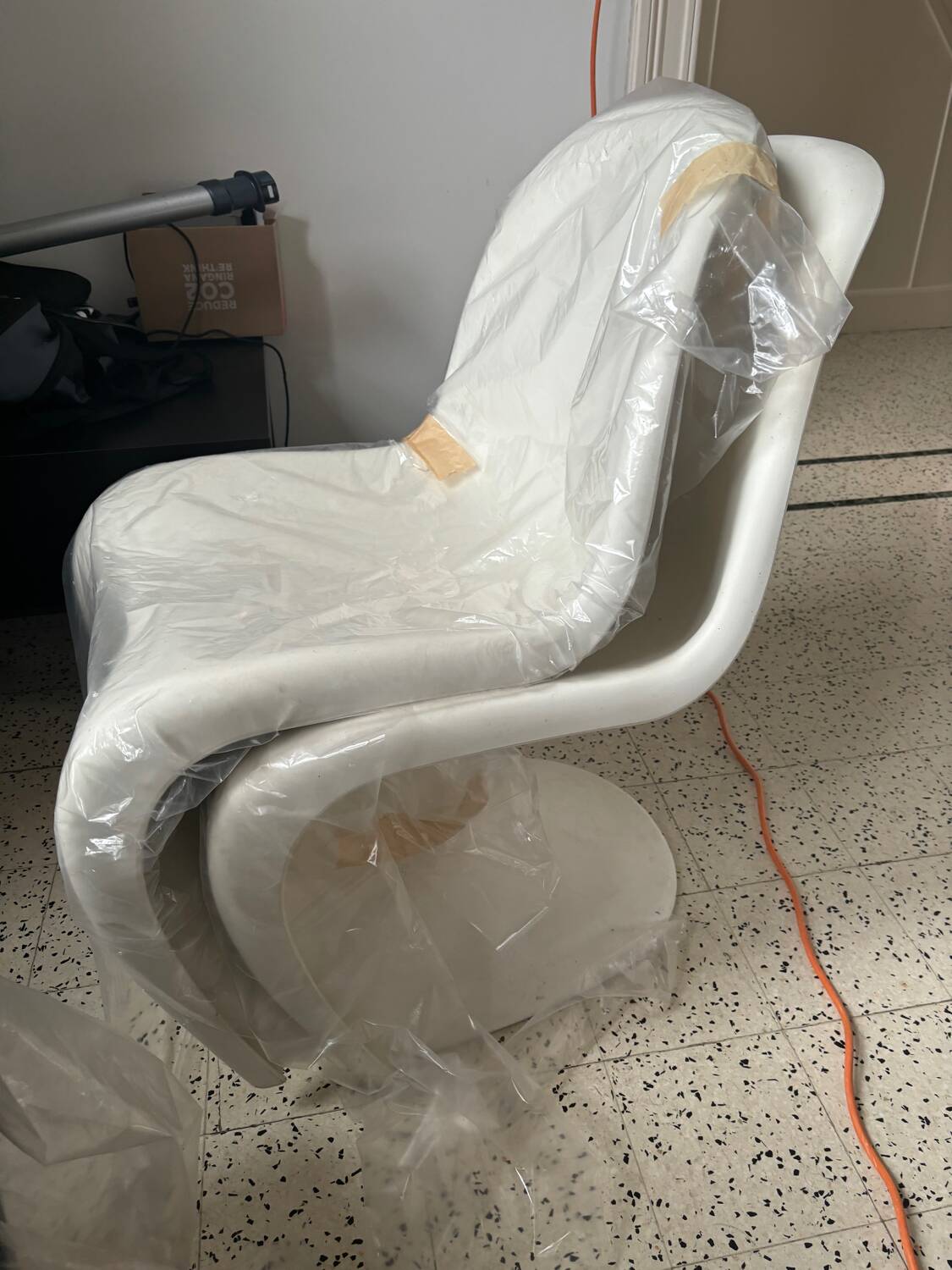 Paire de chaises blanches Verner Panton édition Vitra