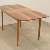 Table à manger pliante en noyer entièrement rénovée, années 1970, Tchécoslovaquie