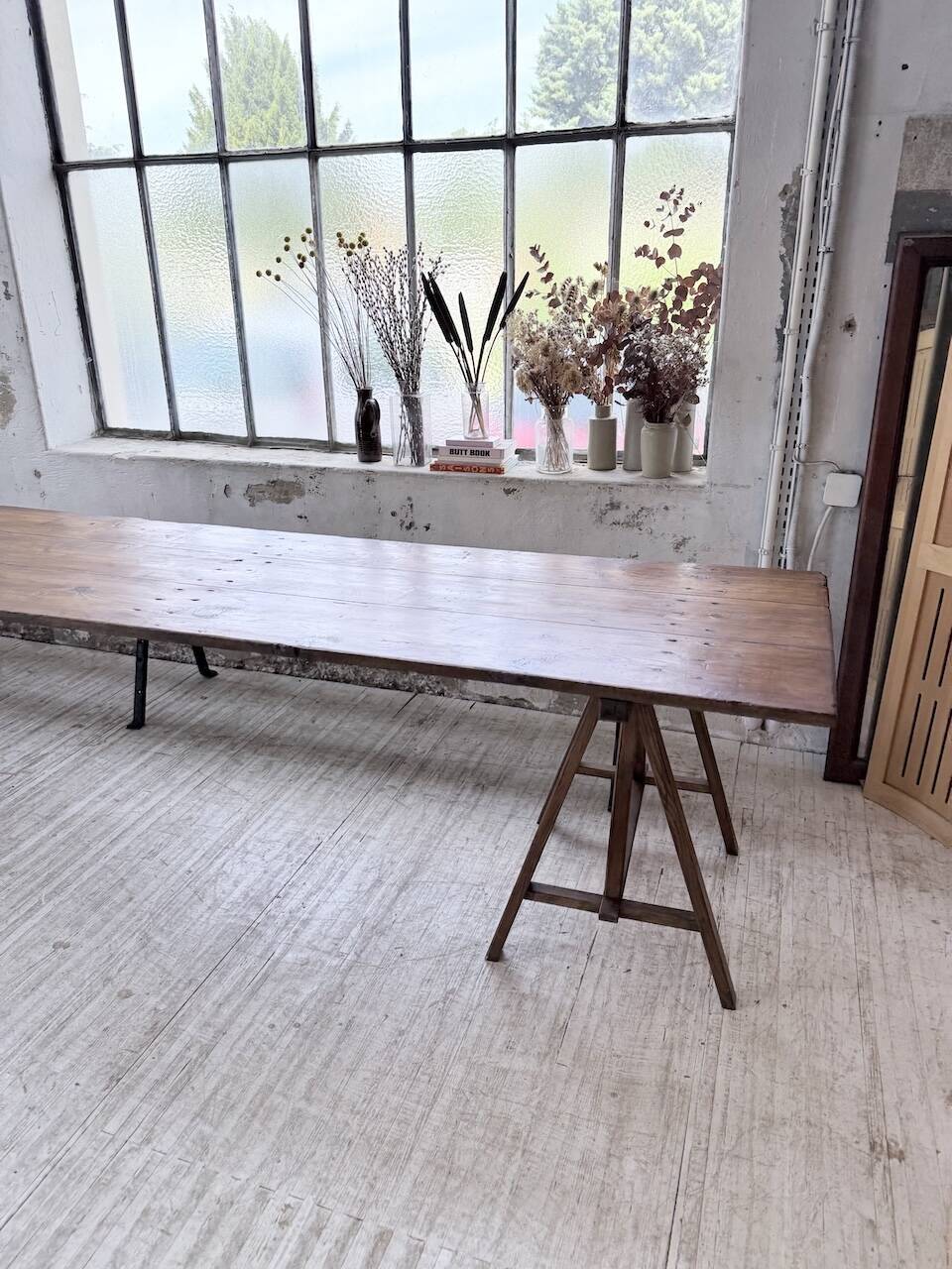 XXL trestle farm table 4m and its benches