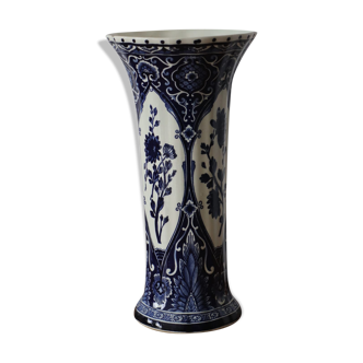 Royal Vase Sphinx by boch Holland Delfs 1900