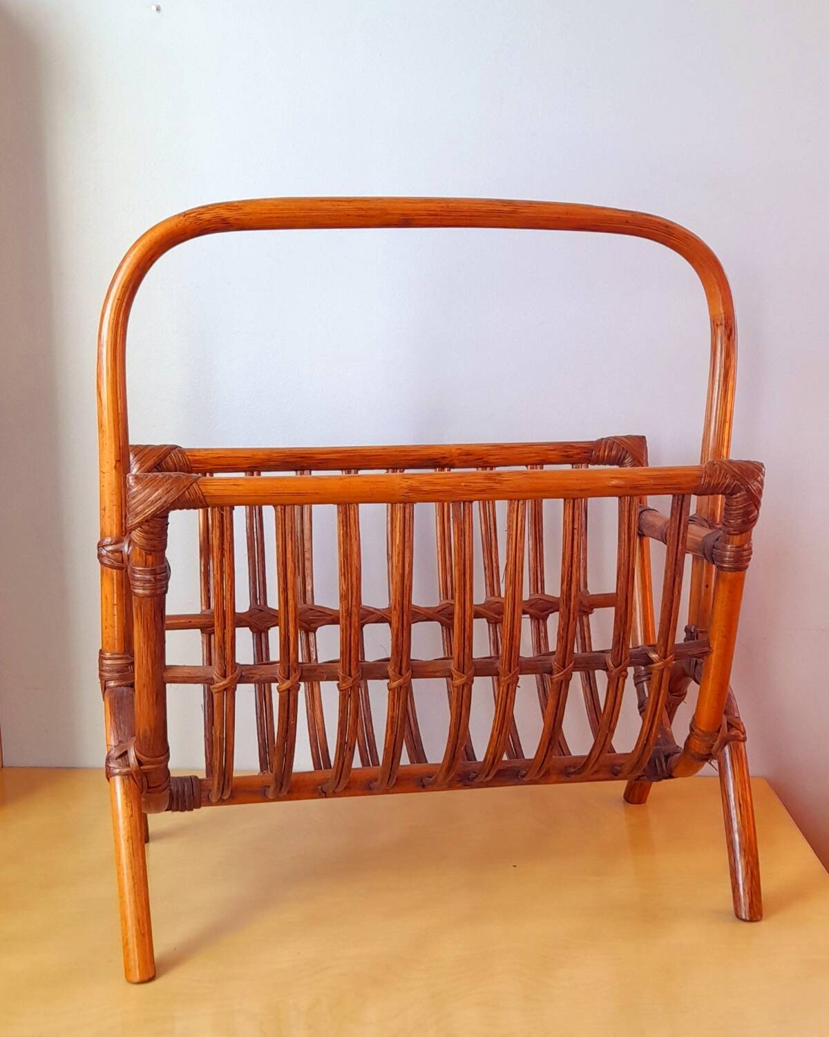 Rattan magazine rack 60s
