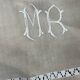 Drap en lin brodé avec monogramme MR
