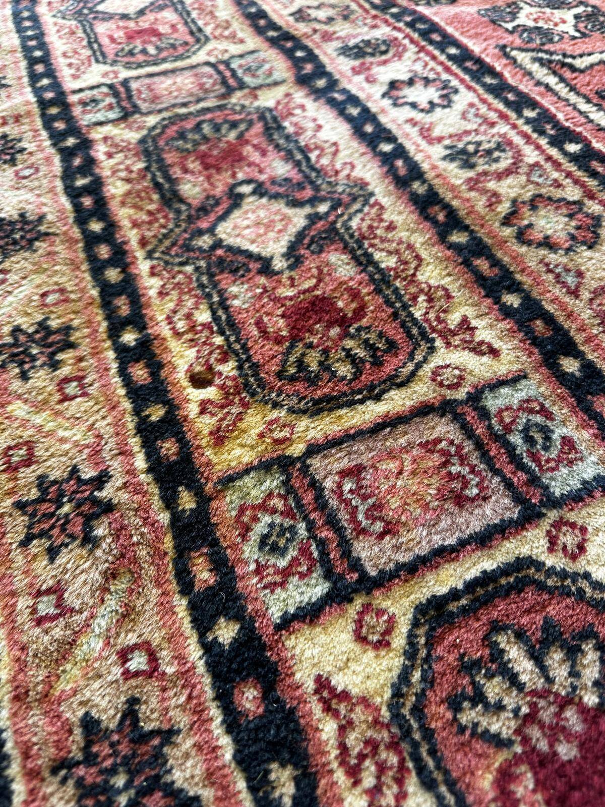 Large handmade Chinese rug 240cm x 340cm