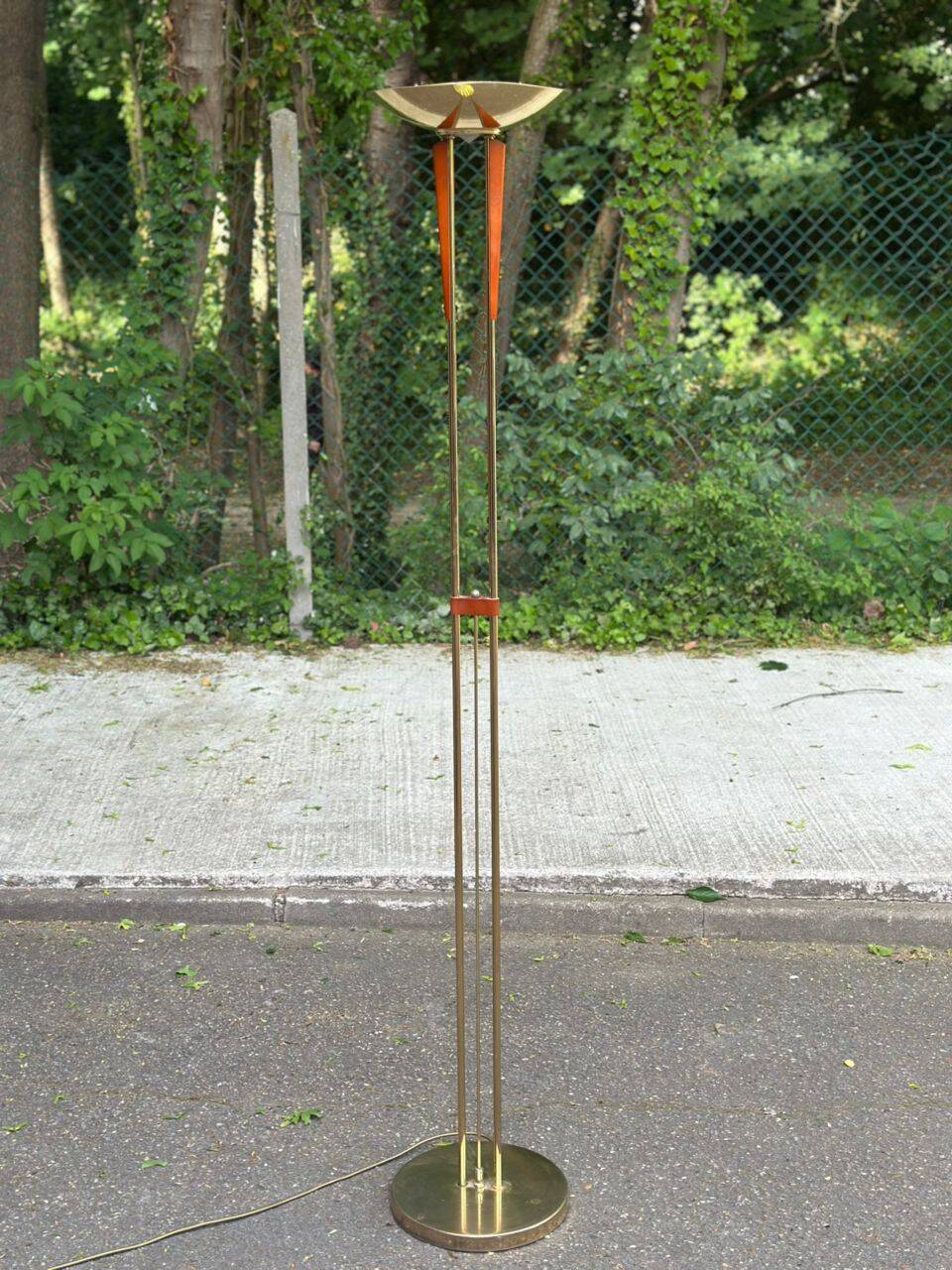 Vintage Italian floor lamp in gilded brass from the 1970s.
