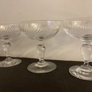 6 coupes à champagne anciennes en cristallin soufflé