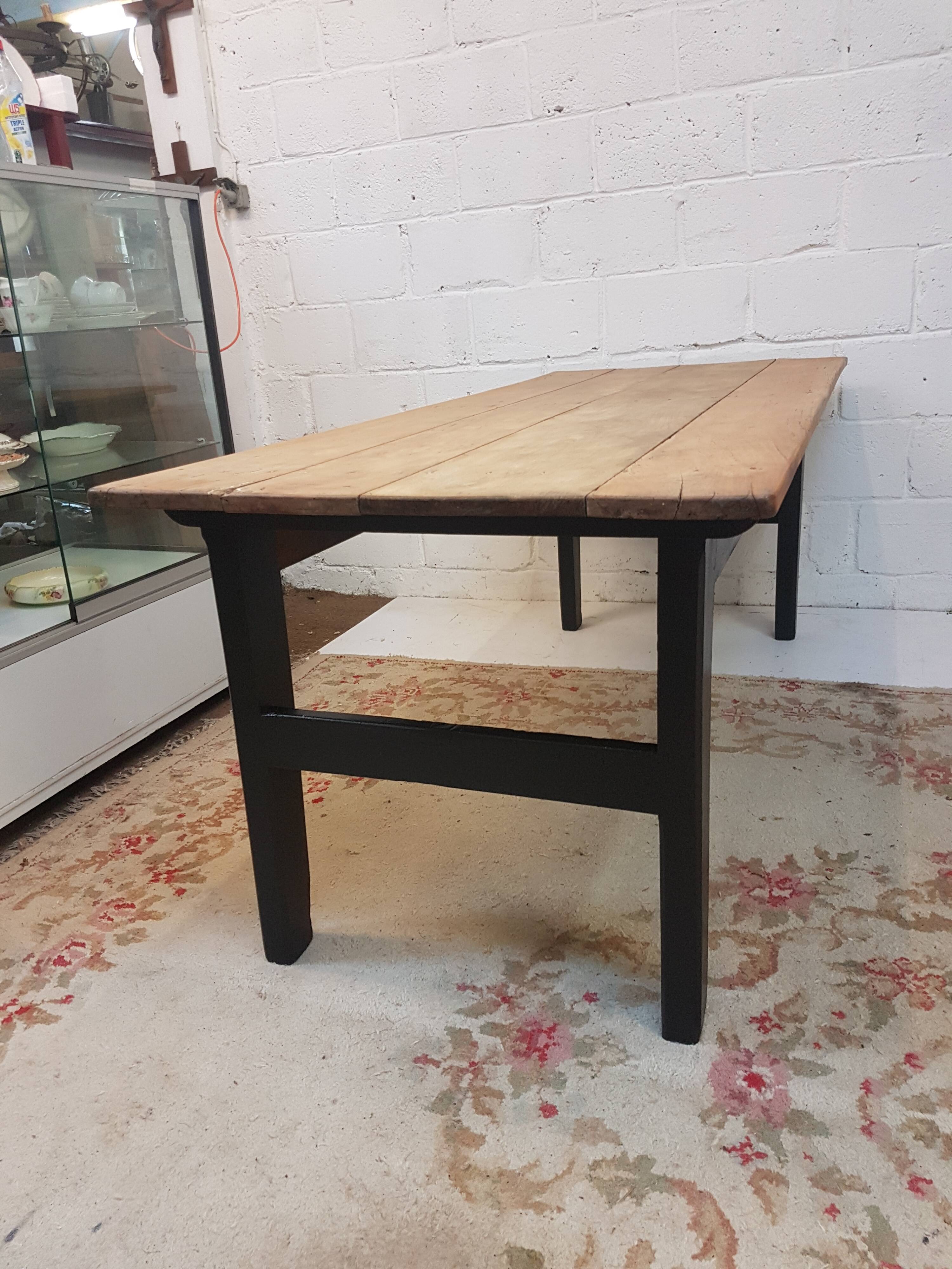 Farm table