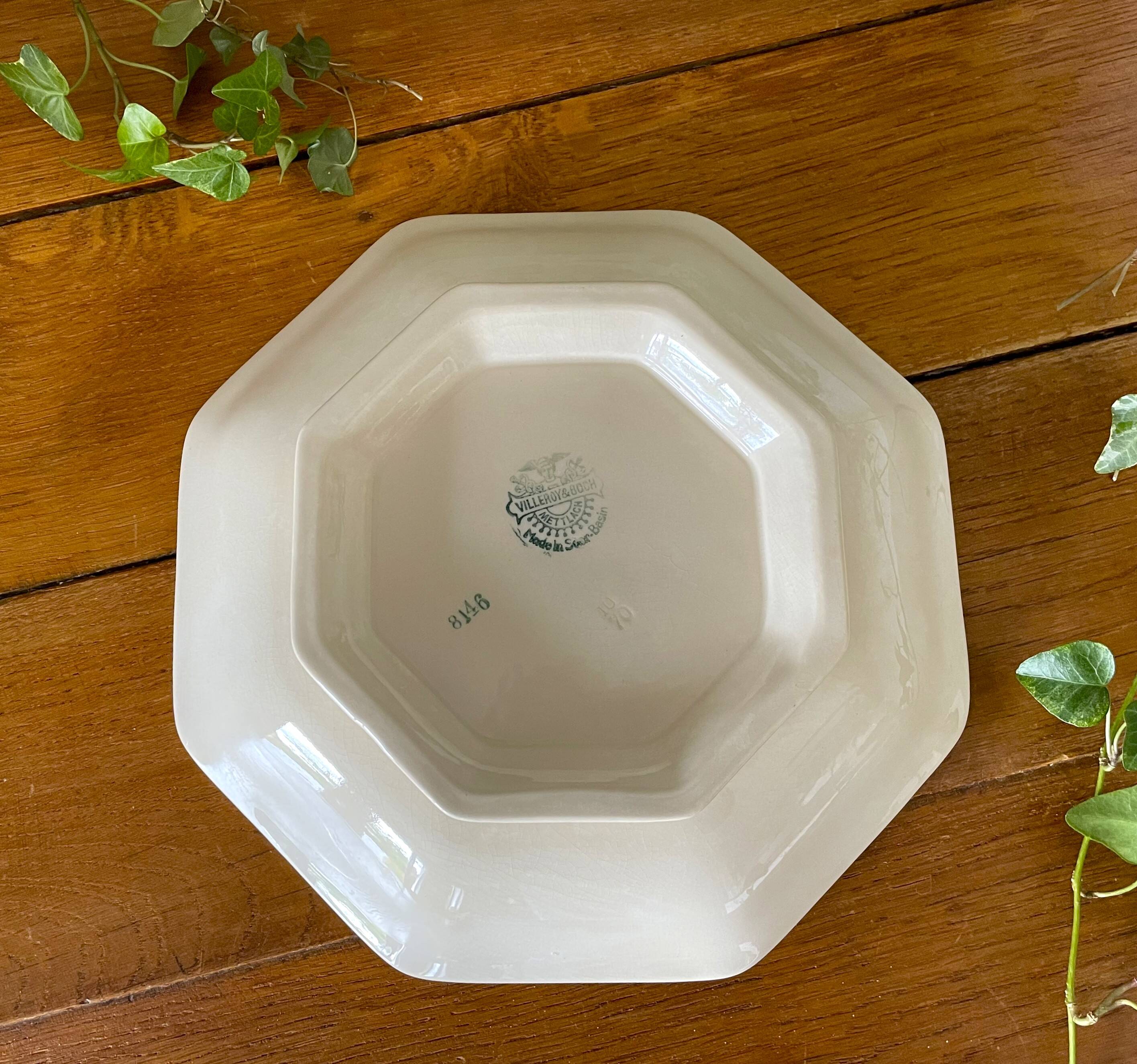 Antique compote dish in Villeroy & Boch earthenware.