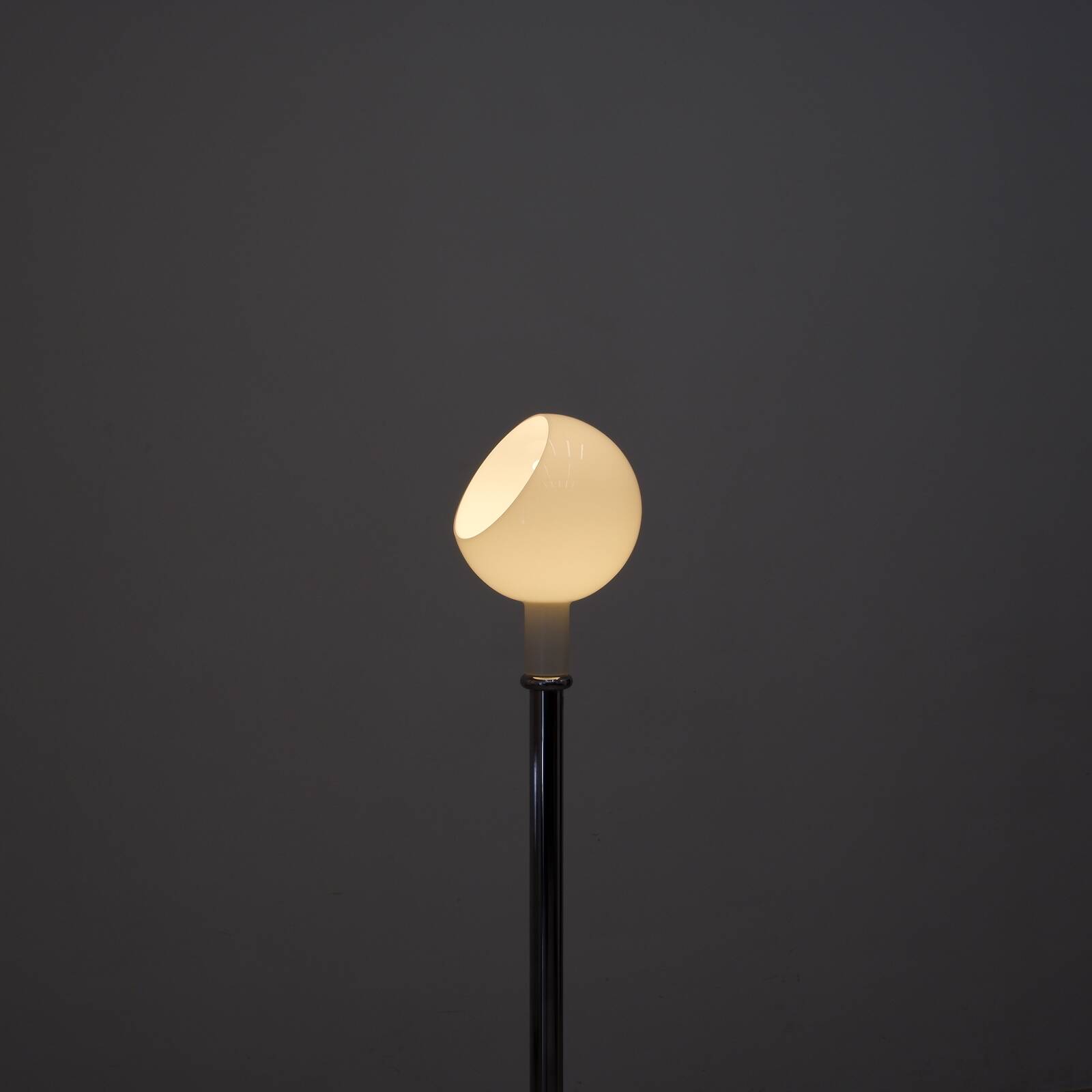 „Parola“ floor lamp by Gae Aulenti for Fontana Arte – special edition