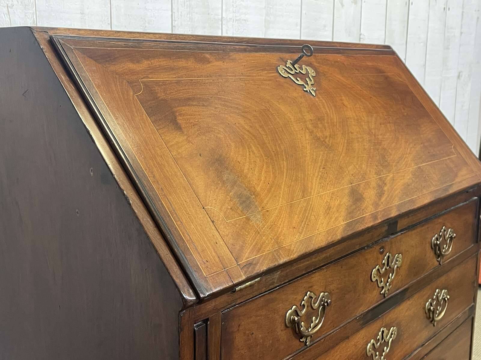English Georgian donkey desk from the 19th century, mahogany and oak.