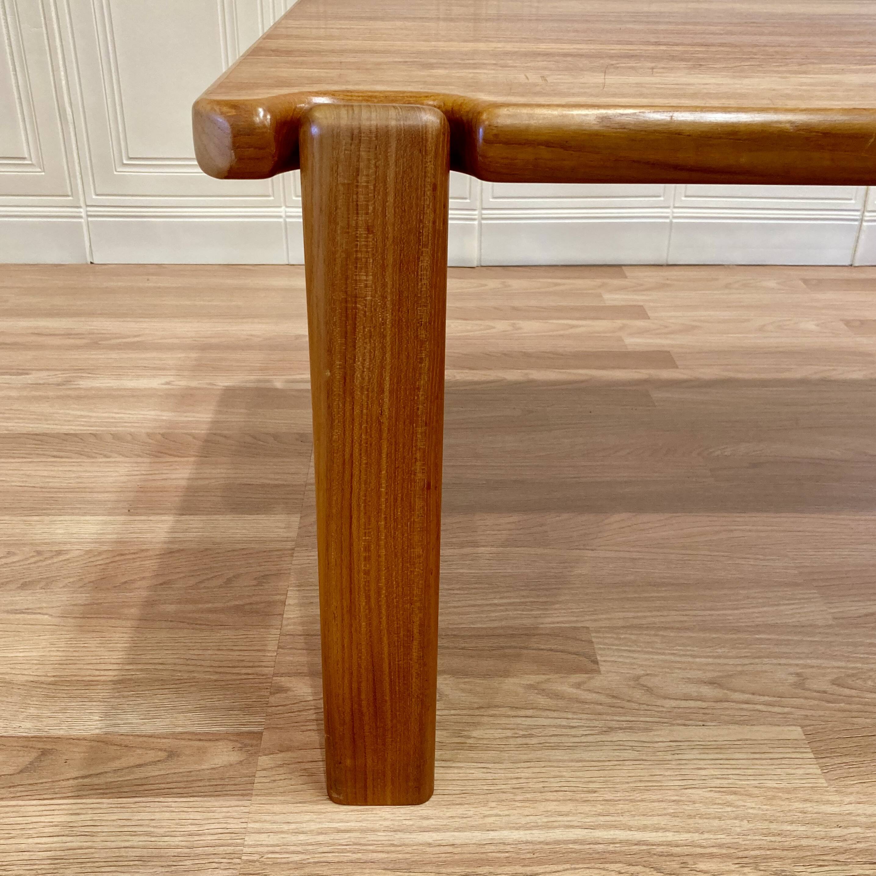 SCANDINAVIAN COFFEE TABLE "1960".