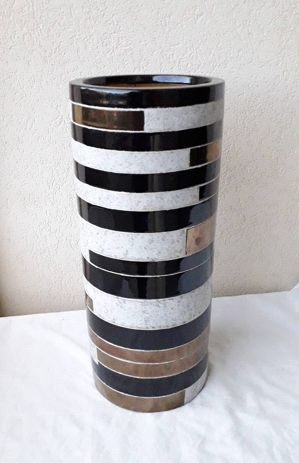 Ceramic vase