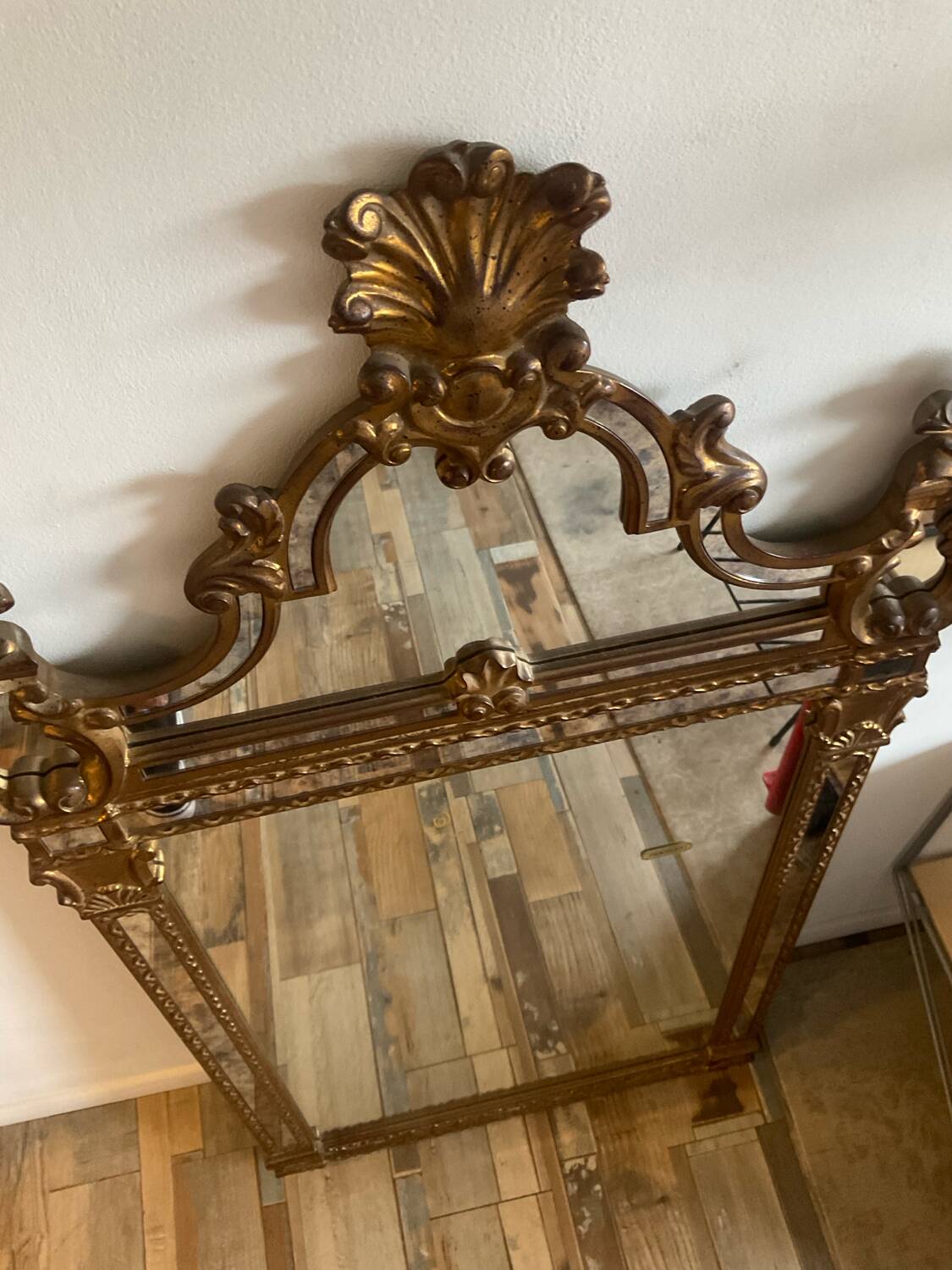 Antique mirror with gilded pediment from Maison Deknudt