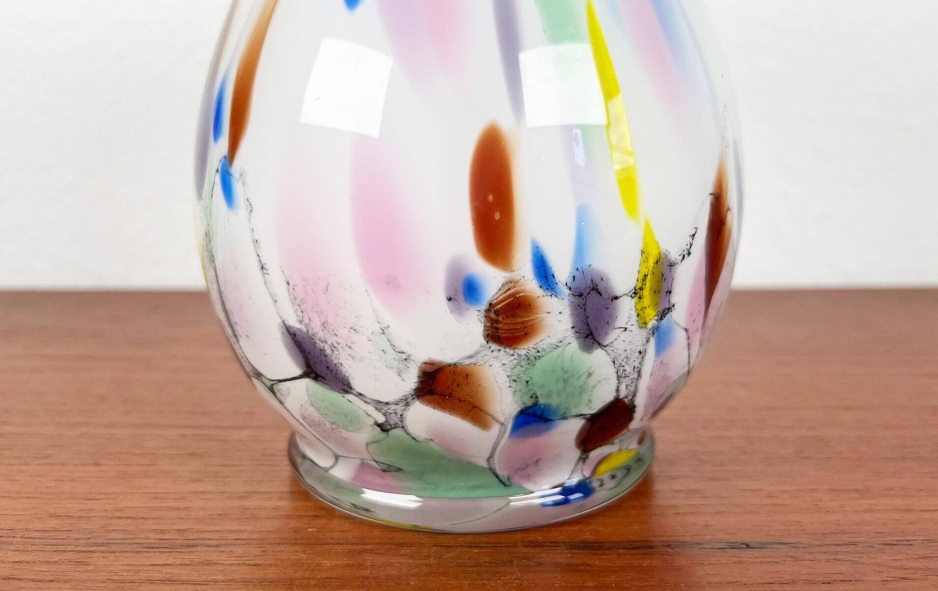 Postmodern glass vase by Hans Jürgen Richartz for the Richartz art collection, 1980s.