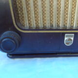 Former Philips Art Deco radio in Bakelite