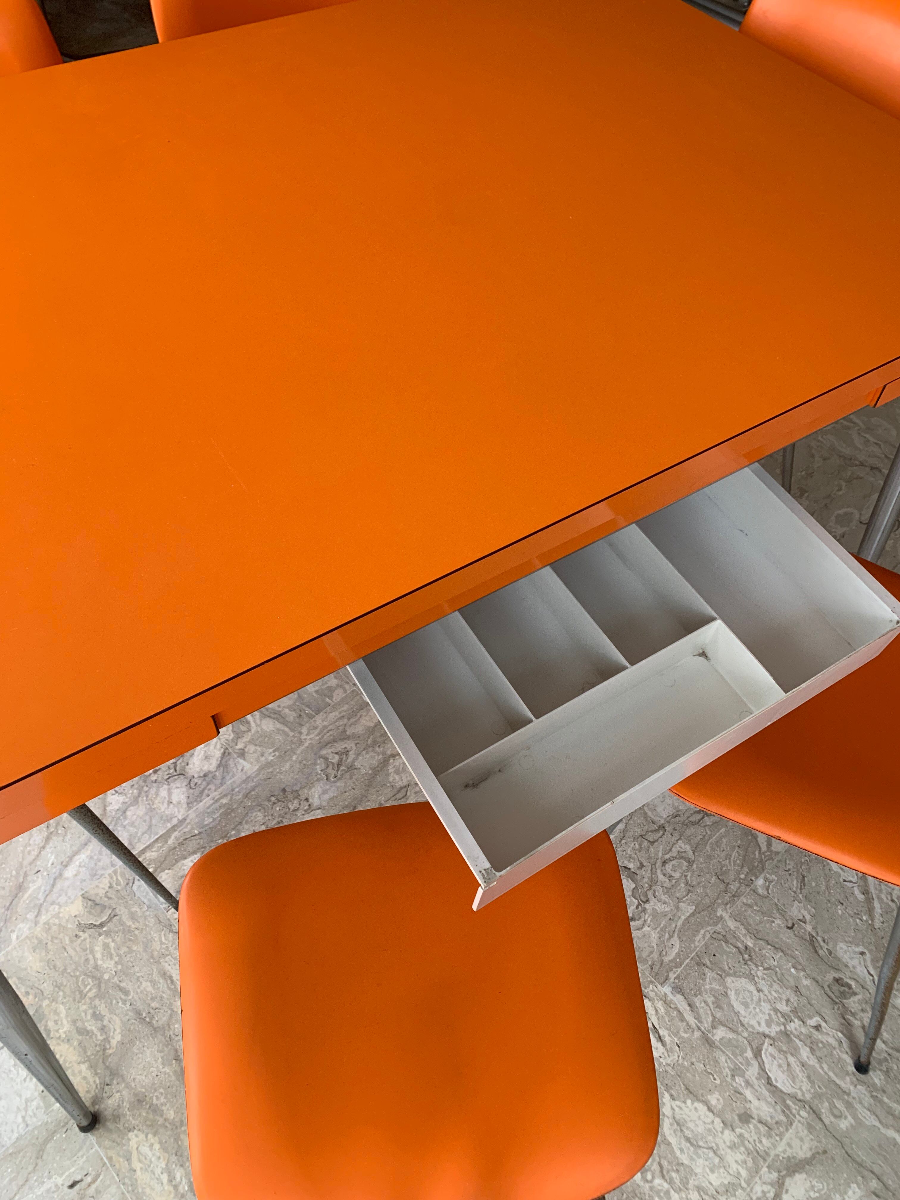 Formica 60's table and 6 chairs