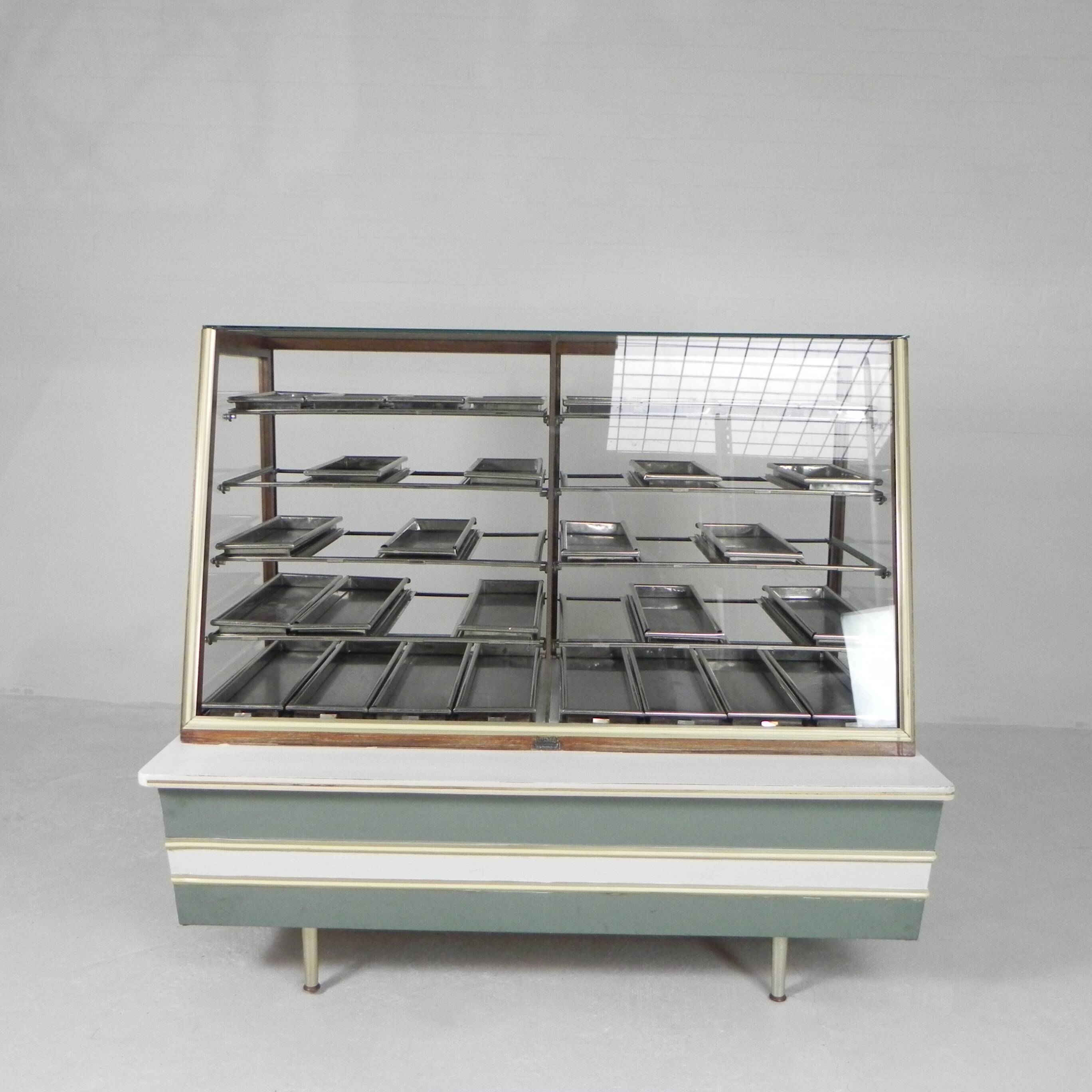 Bakery display case, Esme counter Groningen, 1950s