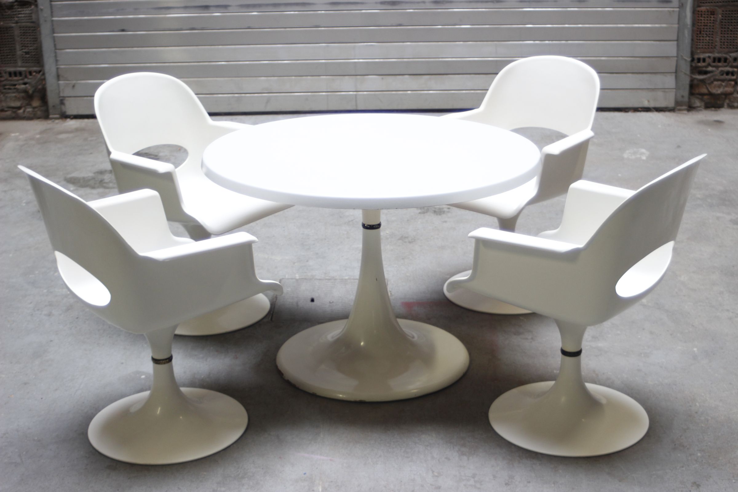 Dining Room Table and Chairs at Kurz's Tulipe Space Age, 1970s