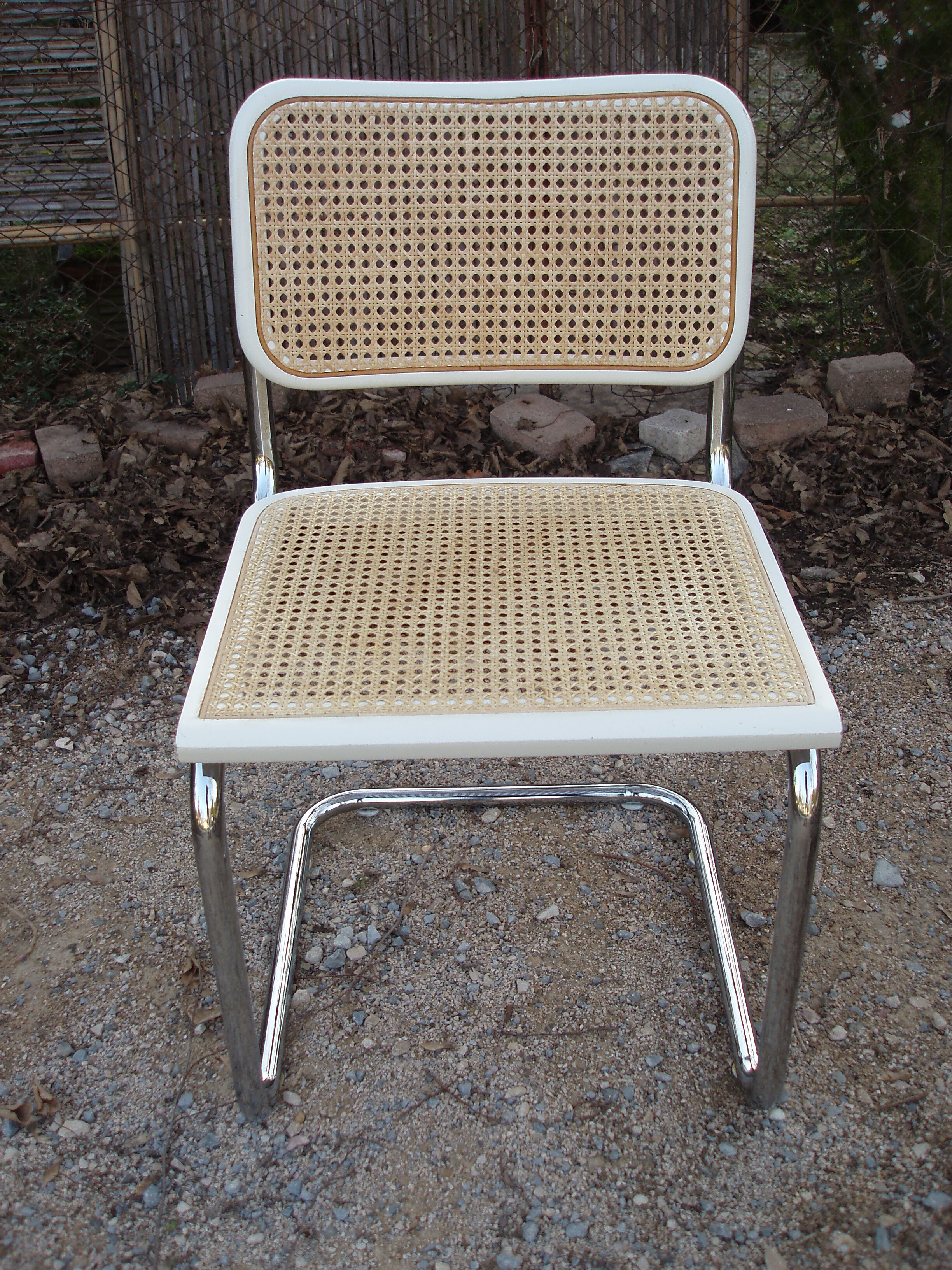 Set de 4 chaises blanches Cesca B 32 de Marcel Breuer made in Italy 1998