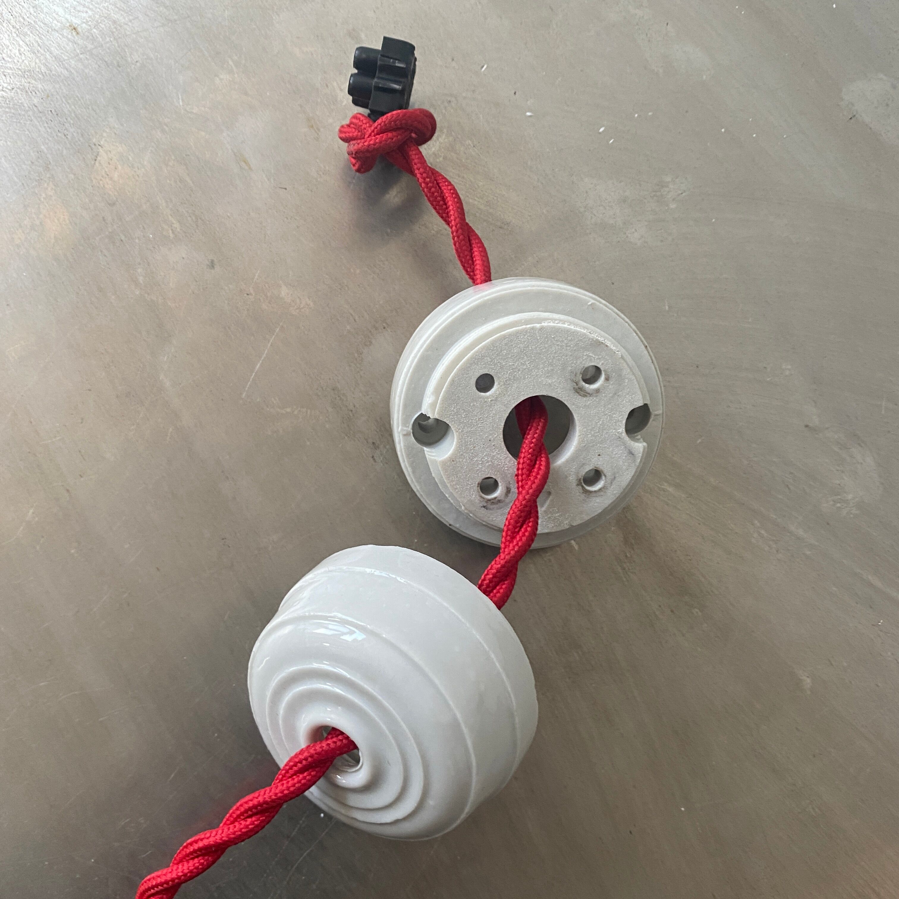 Lot 2 industrial suspensions green emaillees 20 cm