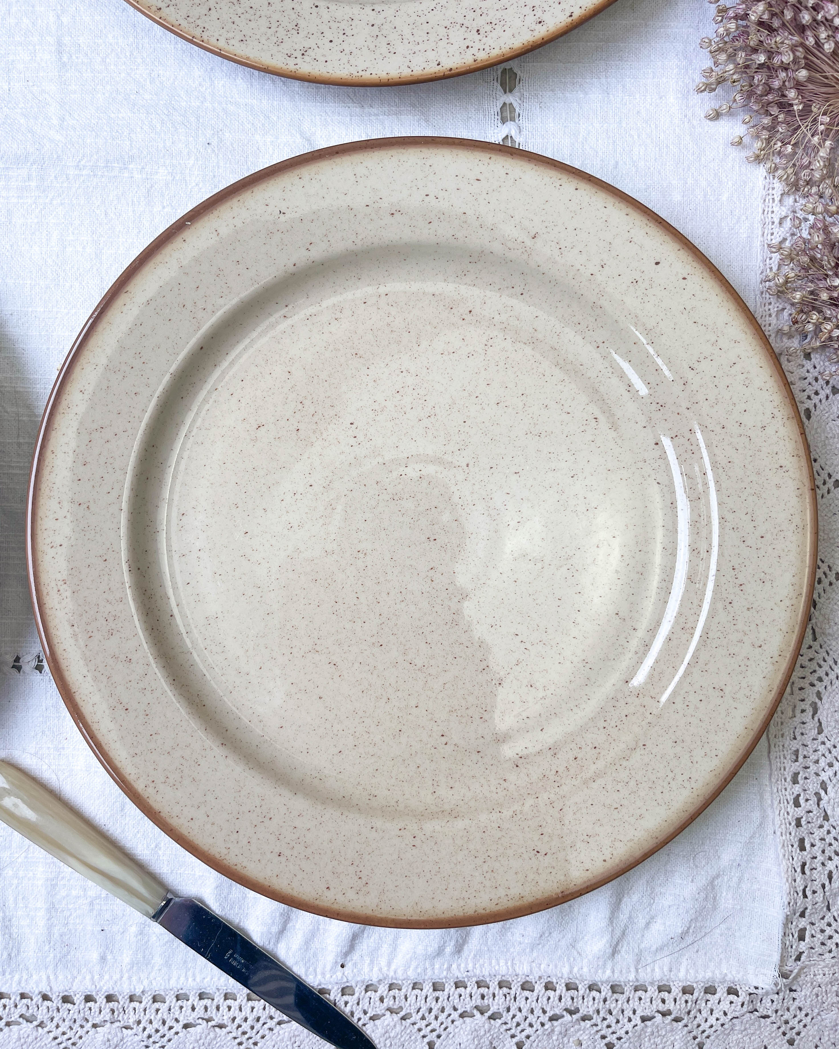 Round dish in tulowice speckled sandstone
