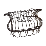 Small basket of rounded wire