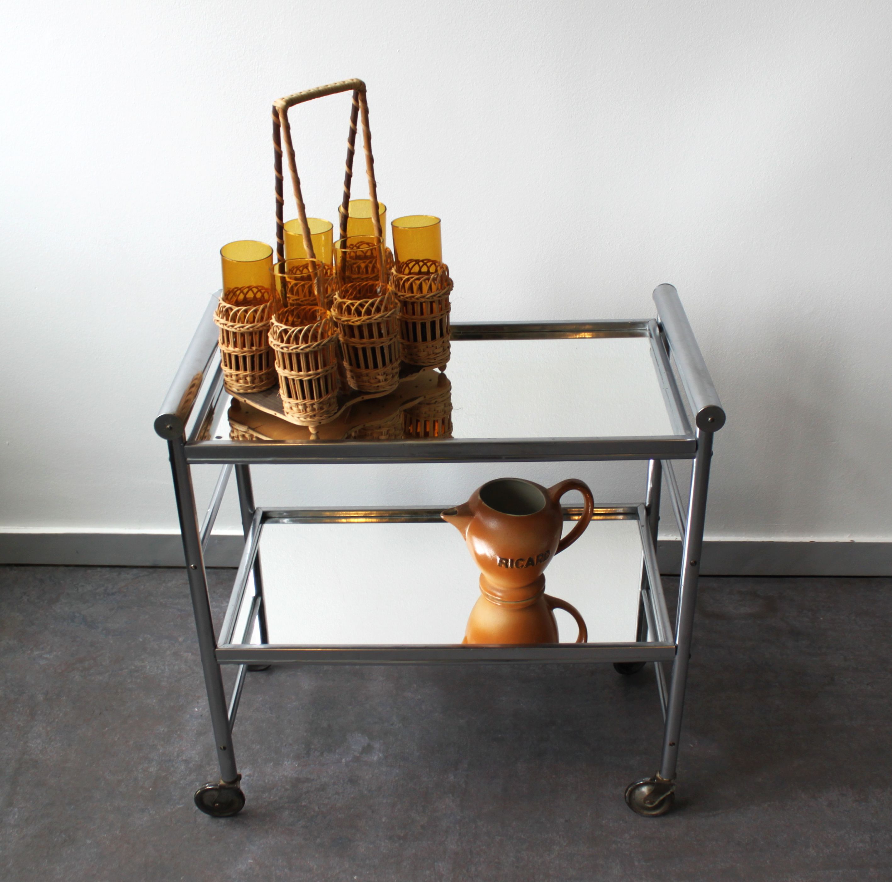 Chariot de bar aluminium 2 plateaux miroir 60's.