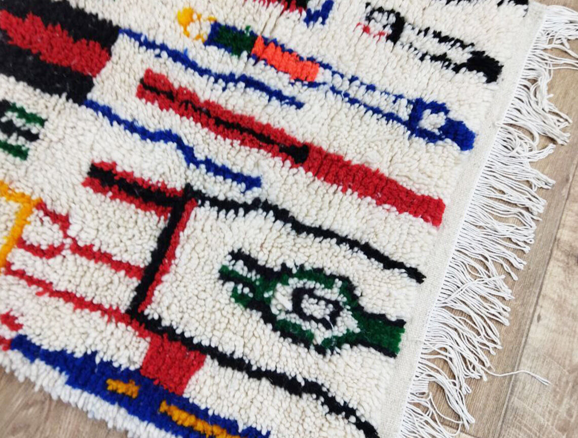 Handmade Moroccan berber carpet 142 x 84 cm