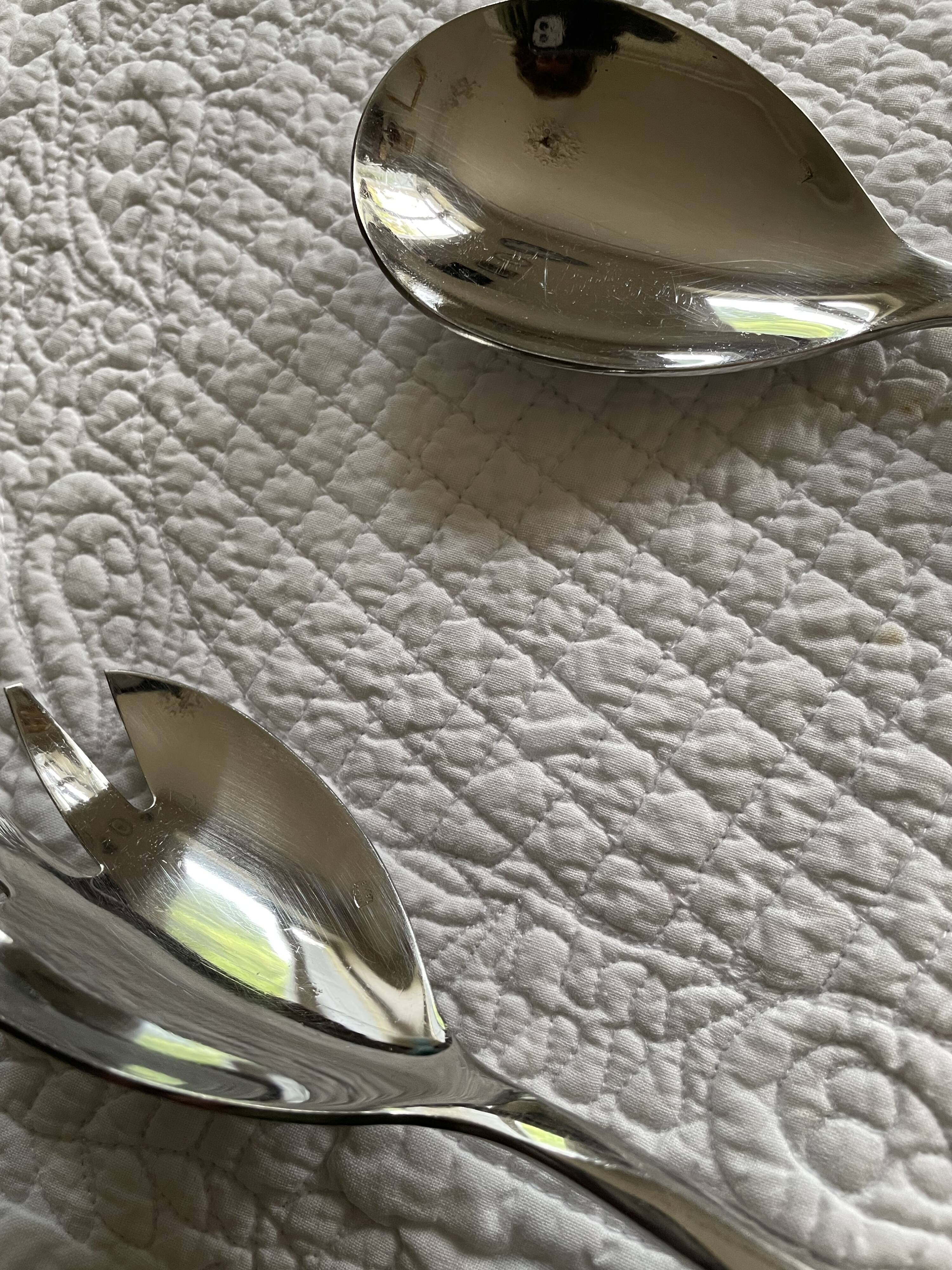 Serving cutlery with bamboo and stainless steel handles
