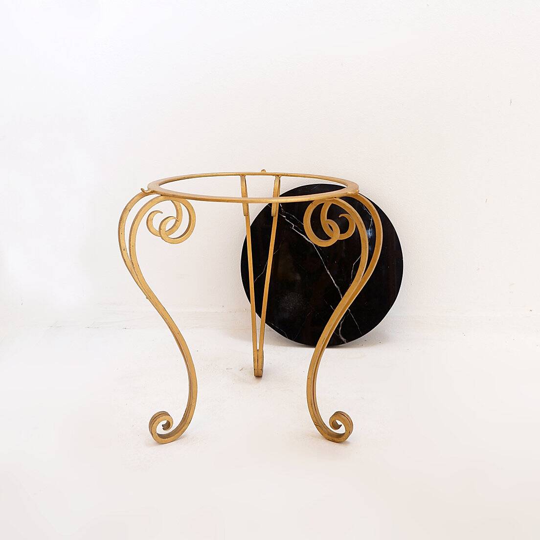 Art Deco Side Table in Marble and Gild Iron