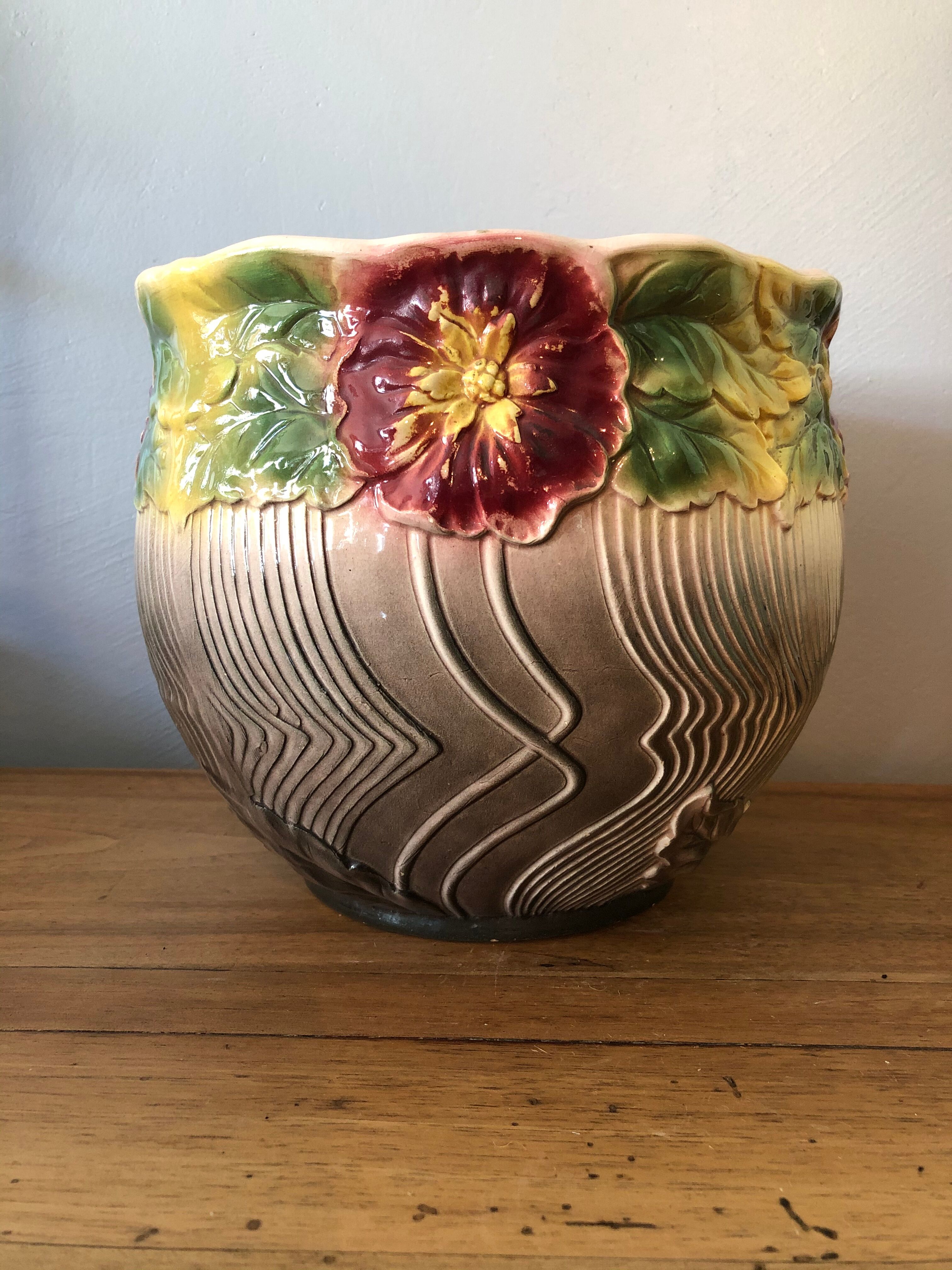 Pot cover in St. Amand dabbling