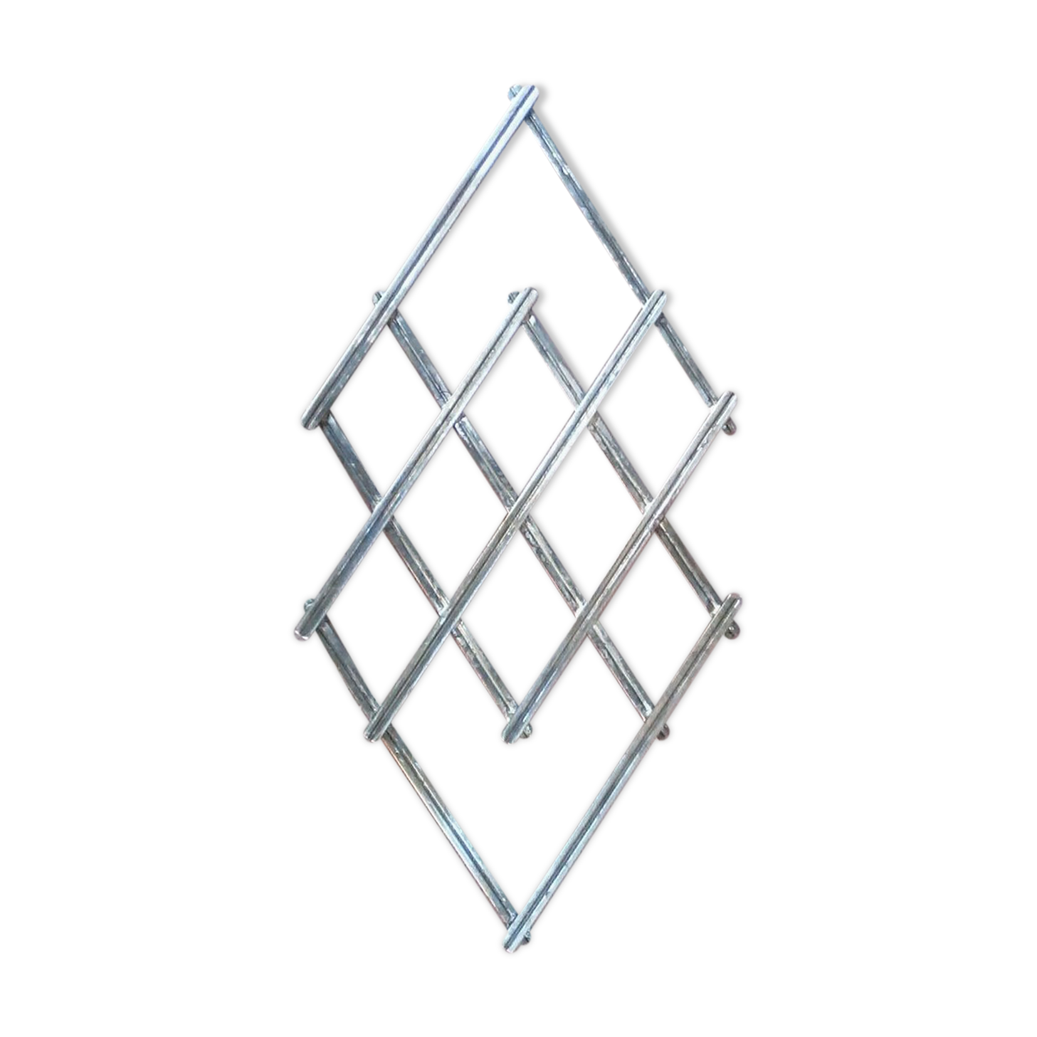 Stretchy flat rest in vintage silver metal