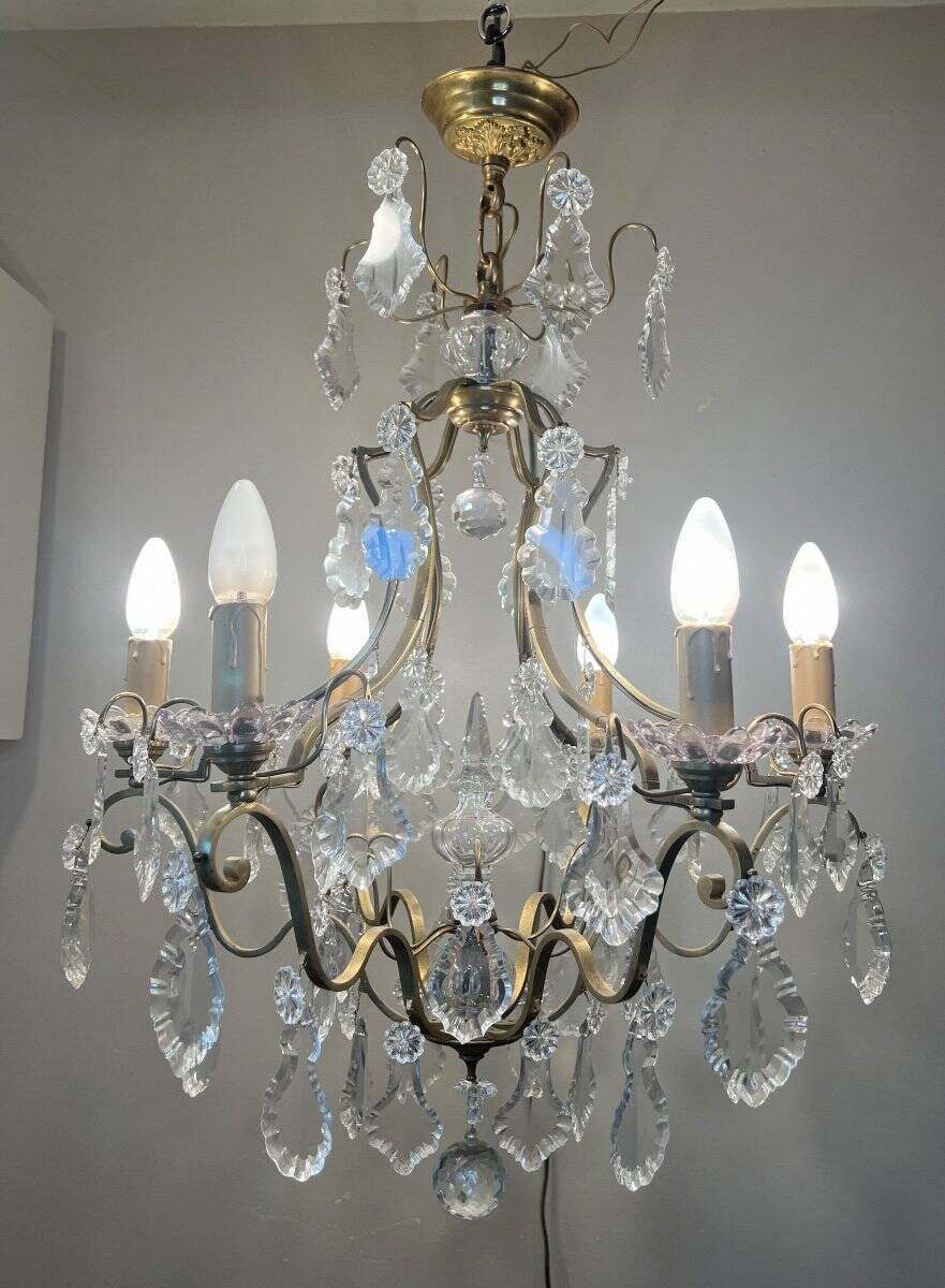 Louis XV style chandelier with pendants