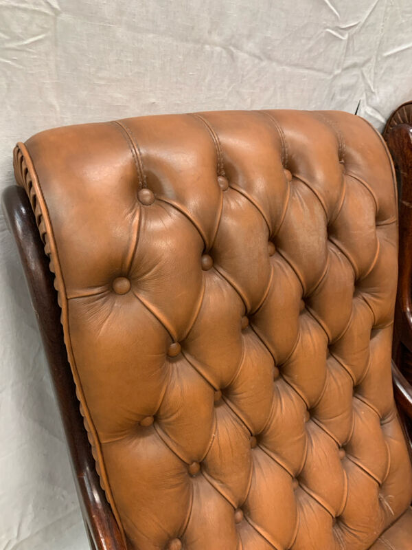 Lot Fauteuils Chesterfield Ottoman Anglais Vintage