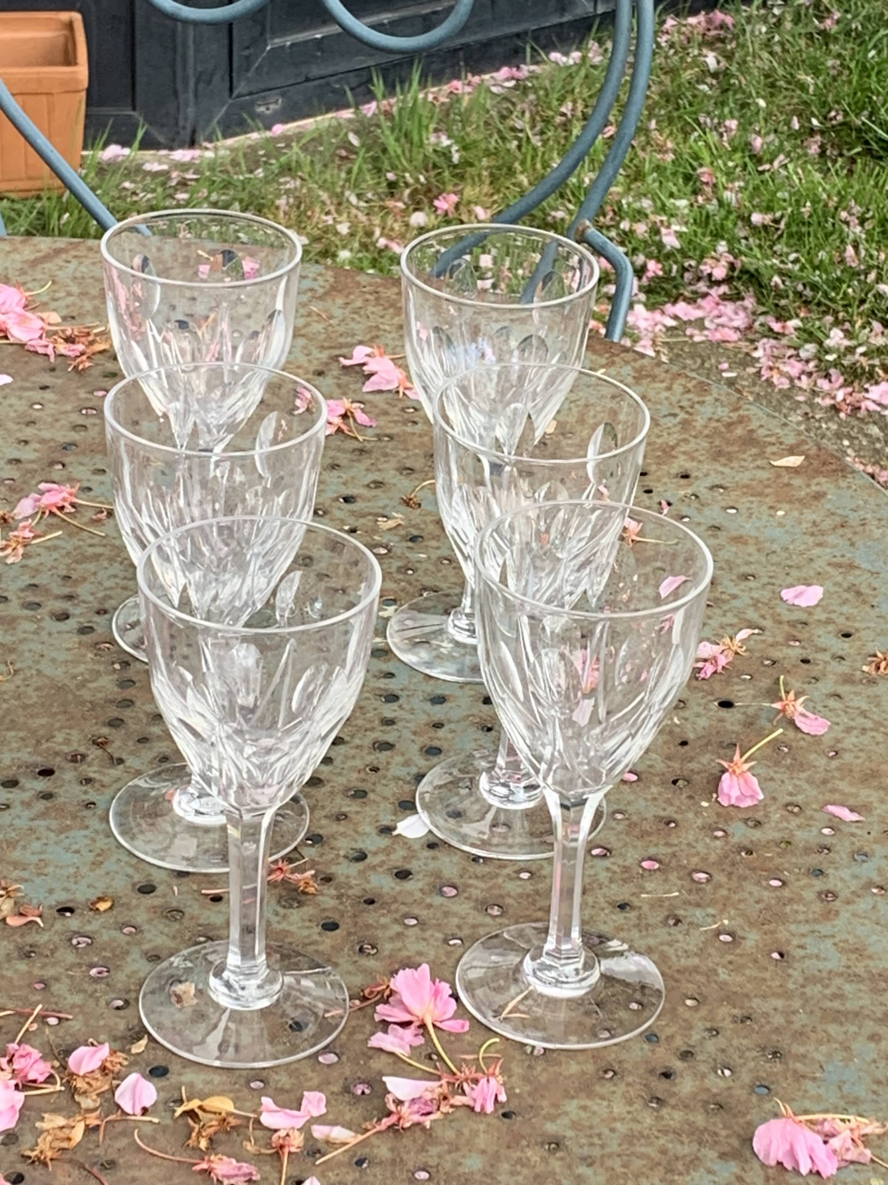 6 large old-cut crystal wine glasses, magnificent patterns