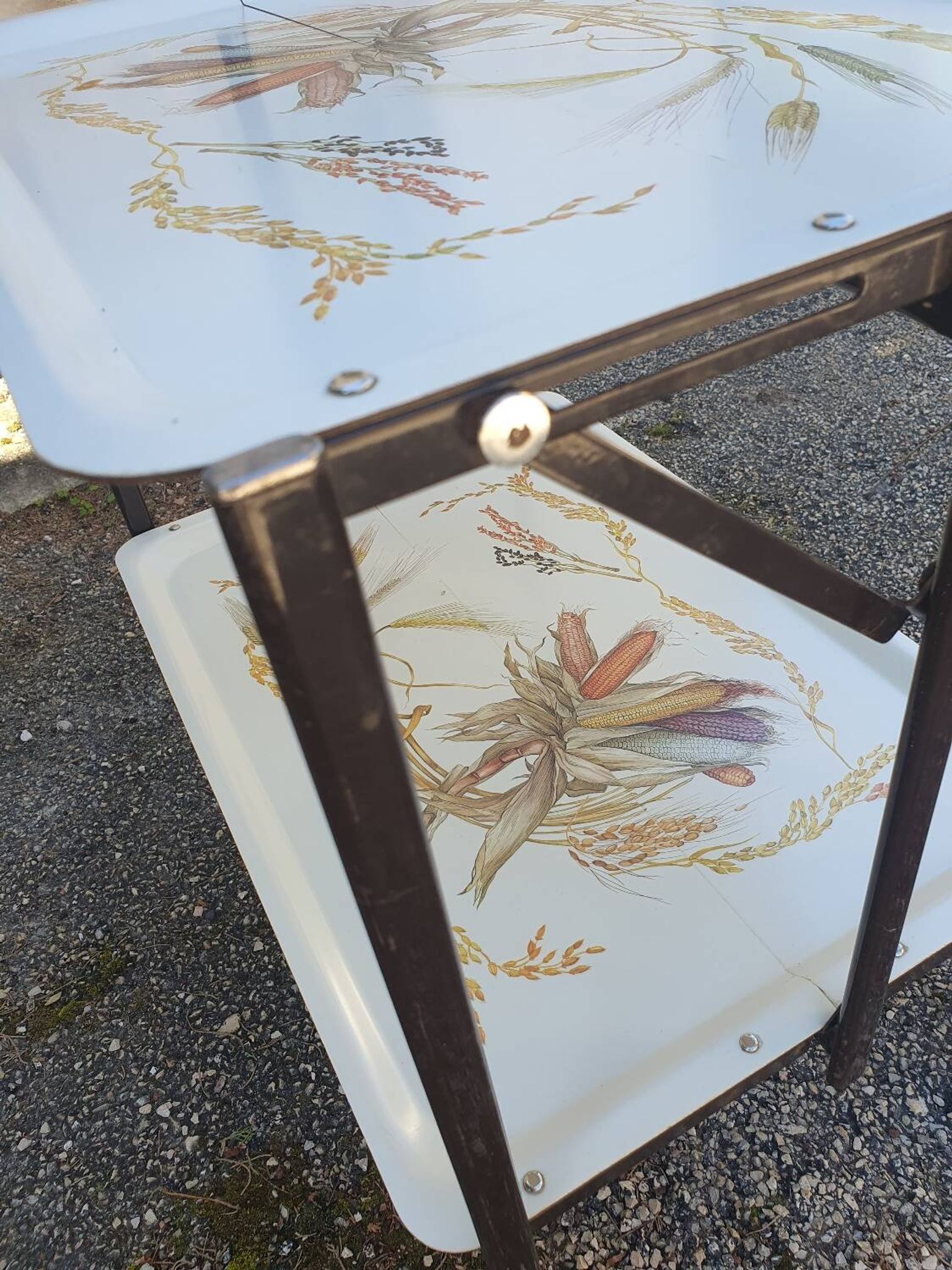 Folding dessert table 1970
