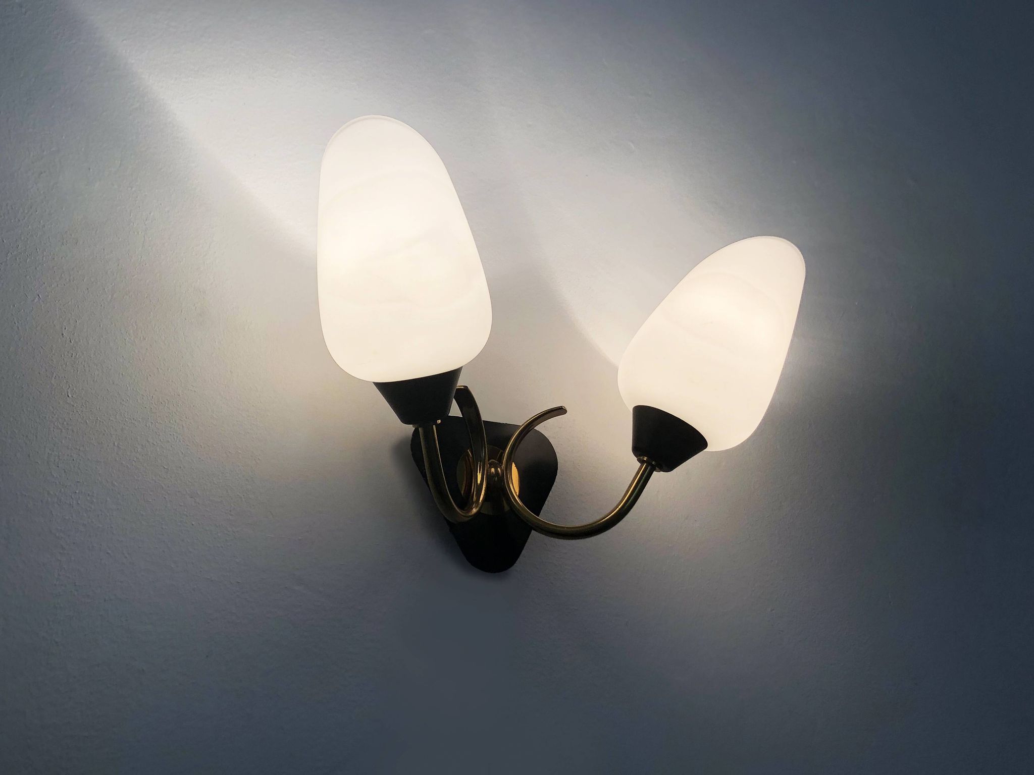 Pair of vintage Maison Arlus wall lights from the 50s in brass, opaline globe.