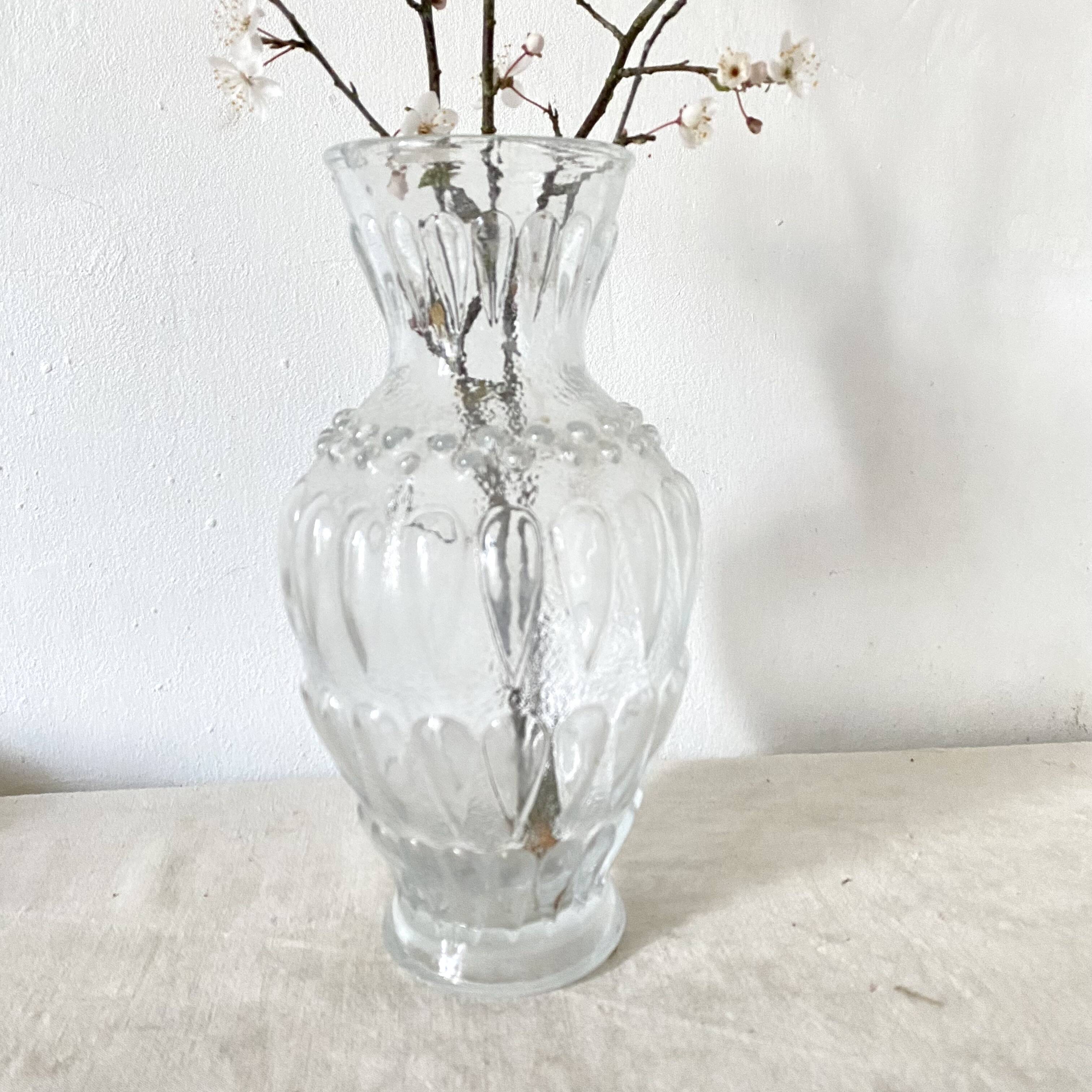 Vase haut vintage en verre moulé