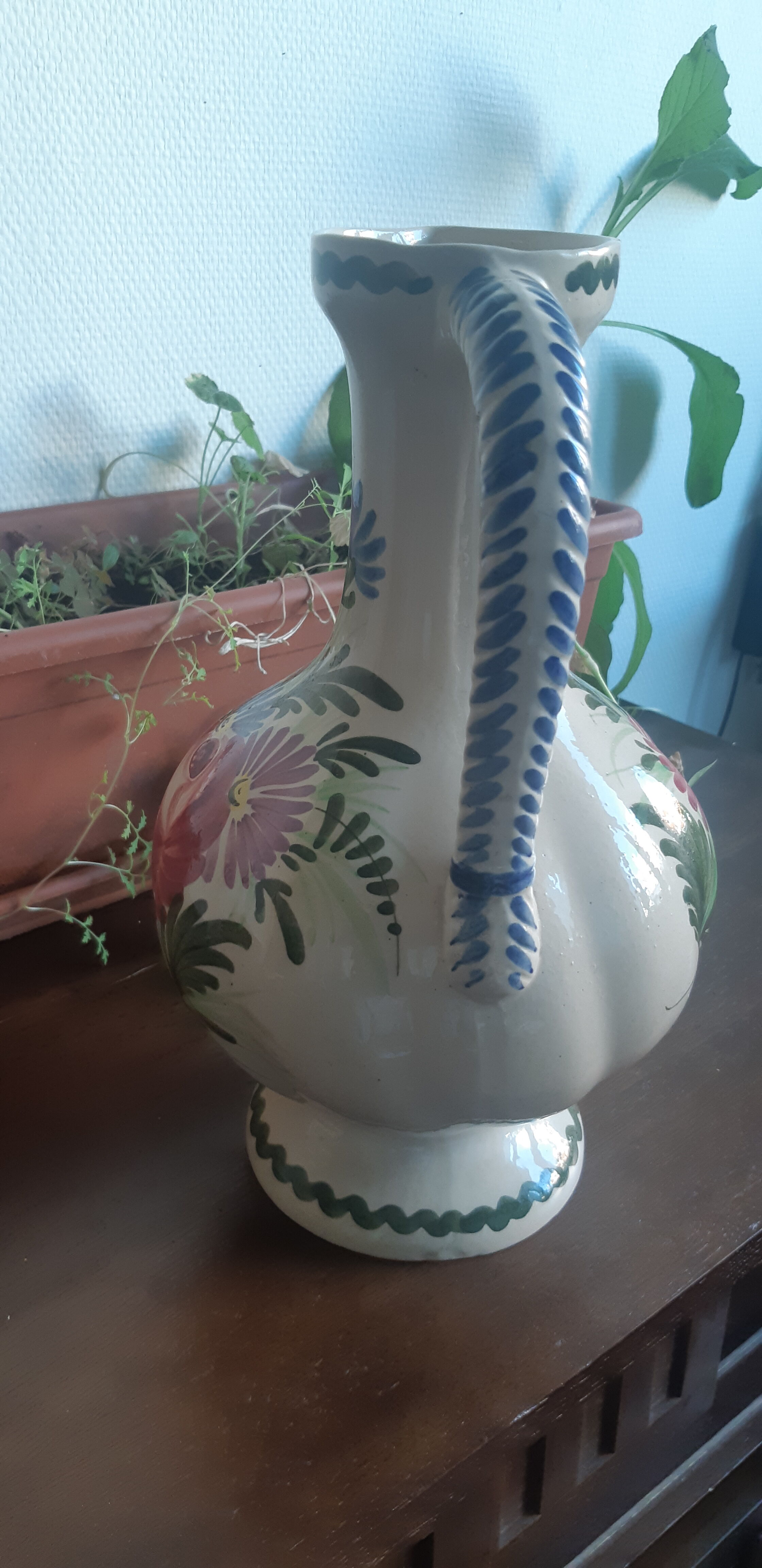 Earthenware vase with floral decoration, Saint-Clément style