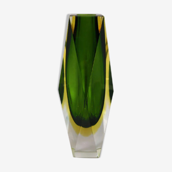 Vase vert étonnant des années 1960 par Flavio Poli pour Seguso. Fabriqué en Italie