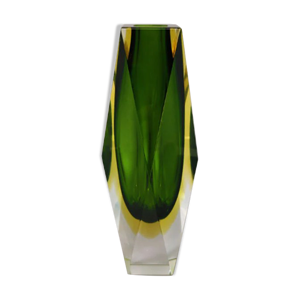 Vase vert étonnant des
