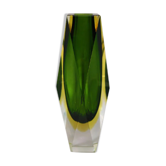 Vase vert étonnant des années 1960 par Flavio Poli pour Seguso. Fabriqué en Italie