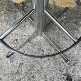 Swivel bar stool
