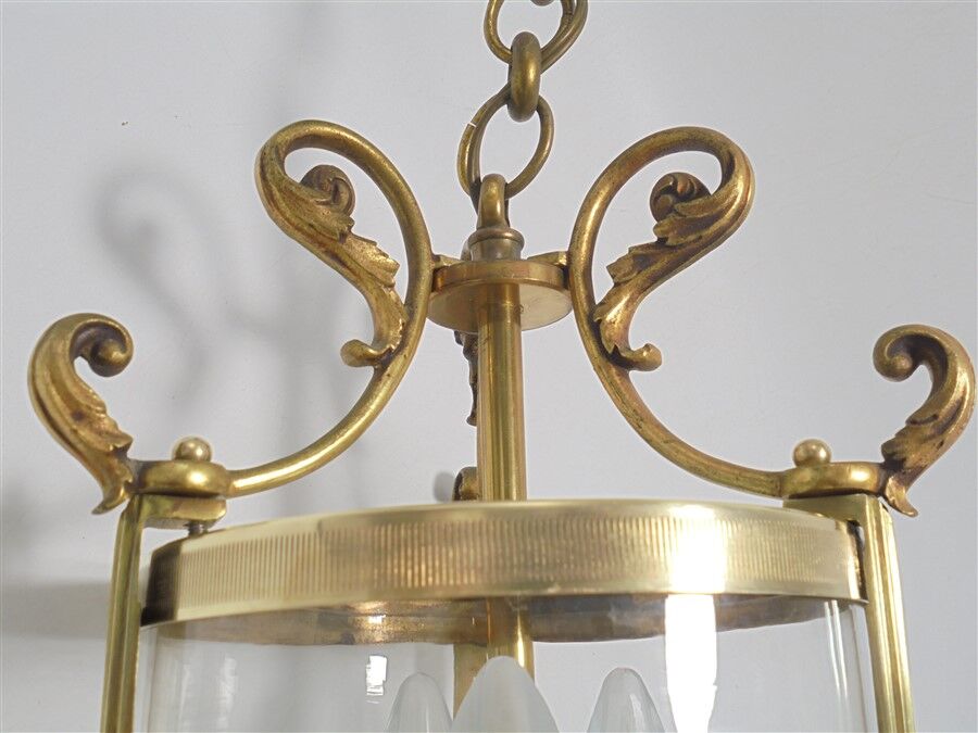 Pair of vestibule suspensions