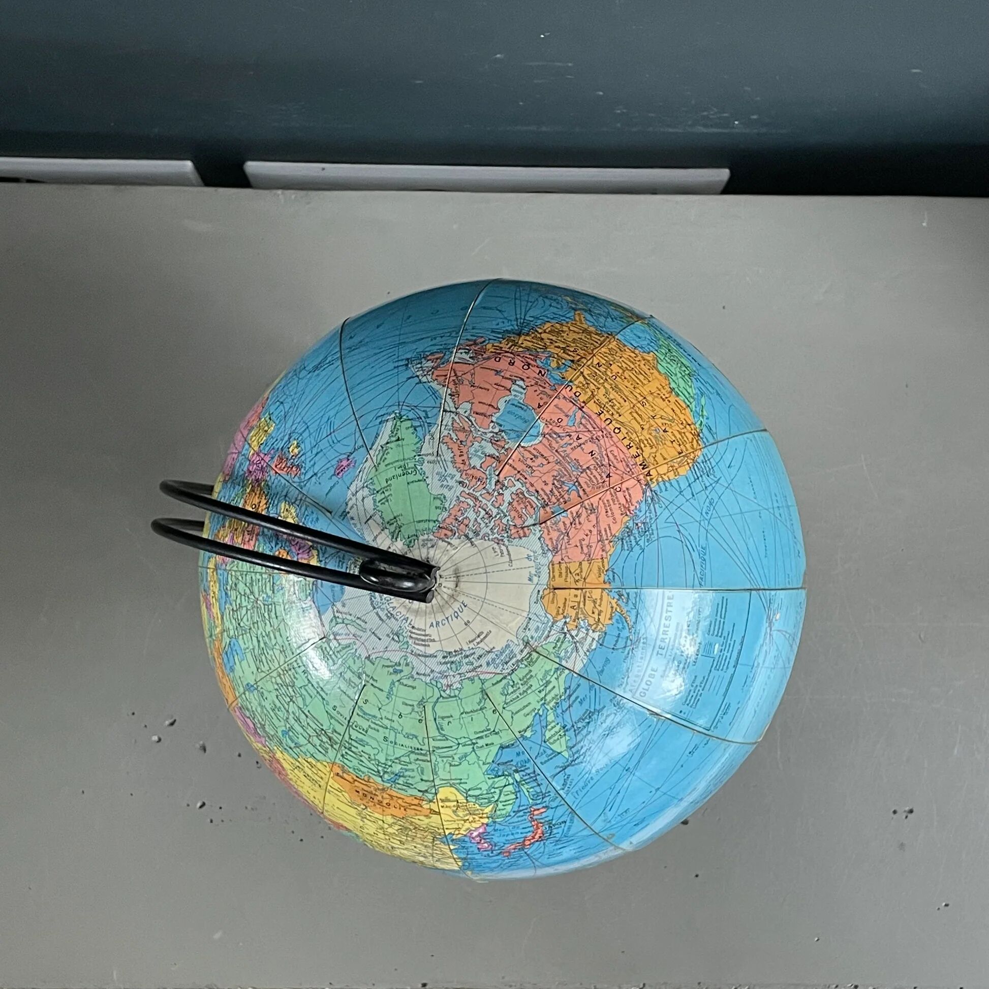 Vintage terrestrial globe Girard and Barrère - 1950s-60s - string base - Ref 1153