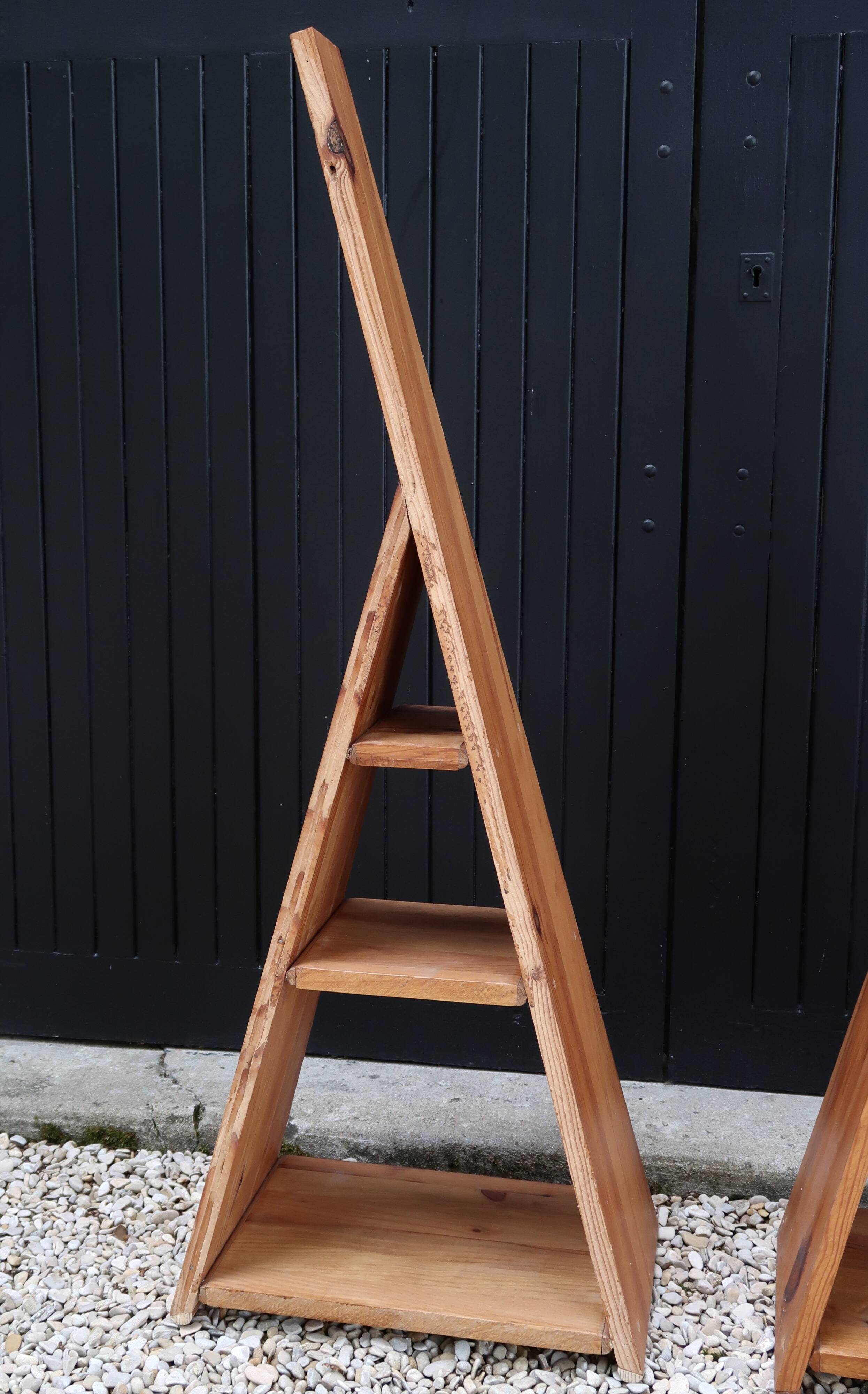 Etagère bibliothèque ou chevet en bois de pin, années 70