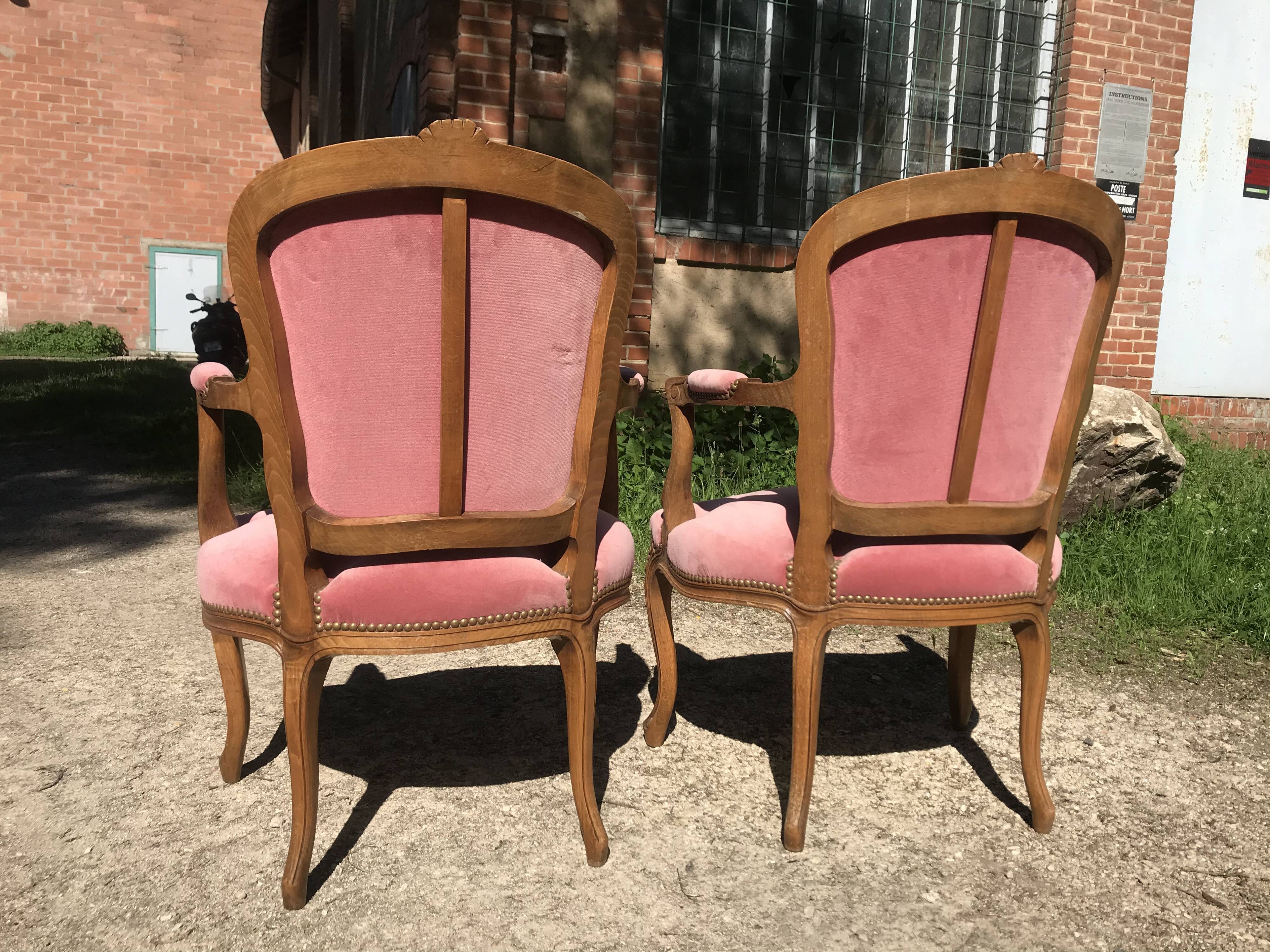 Paire de fauteuils cabriolets style Louis XV