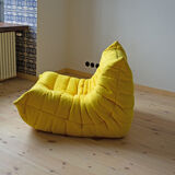 Chauffeuse Togo modèle dessiné par Michel Ducaroy 1973